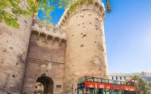 Valencia Bus Turistic: Hop-on-Hop-off-Bustour + Eintrittskarte für den Ozeanogràfic, València, Spanien, Valencia Pass. Valencia Bus Turistic: Hop-on-Hop-off-Bustour + Eintrittskarte für den Ozeanogràfic, València, Spanien, Valencia Pass.