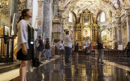 San Nicolás-kirken, Santos Juanes-kirken og silkemuseet: Lydguide, València, Spanien, Valencia Pass. San Nicolás-kirken, Santos Juanes-kirken og silkemuseet: Lydguide, València, Spanien, Valencia Pass.