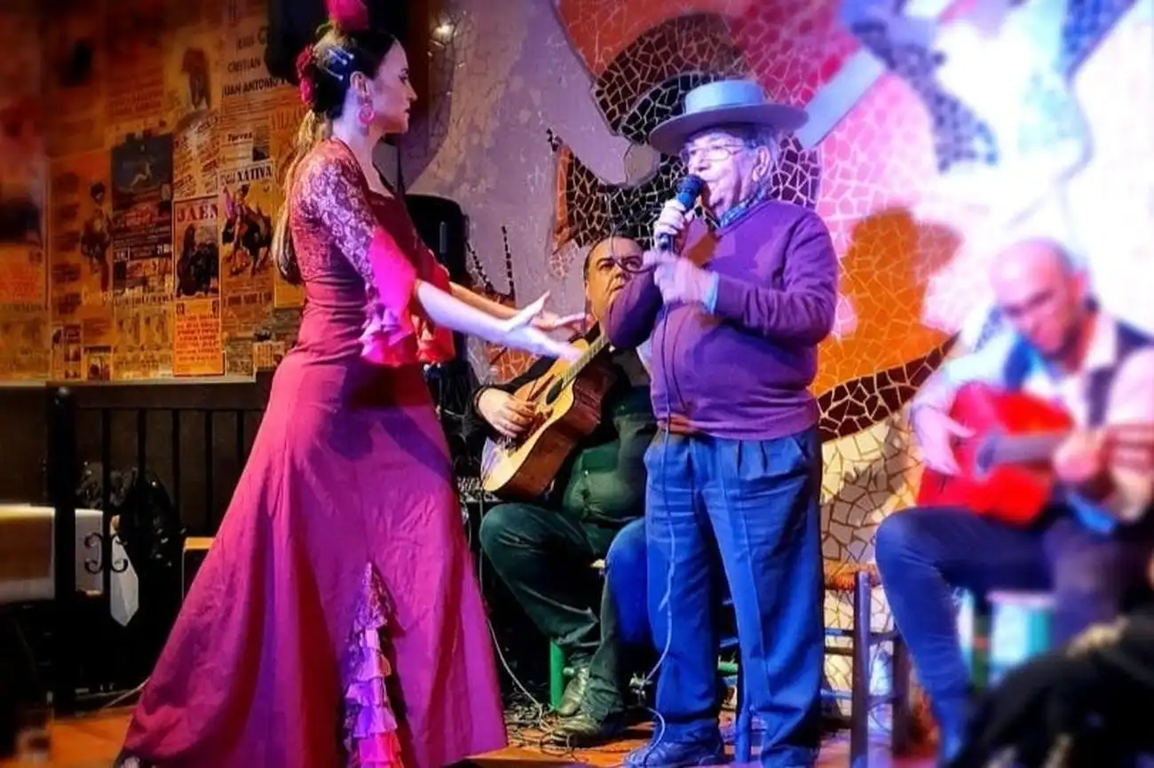 El Toro y la Luna Tablao Flamenco Show mit Abendessen und Getränk, València, Spanien, Valencia Pass.