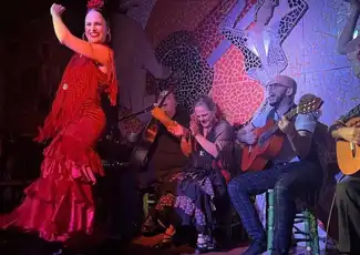 Tablao Flamenco El Toro y la Luna Show & Getränk, València, Spanien, Valencia Pass.