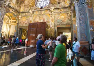 San Nicolás-kirken, Santos Juanes-kirken og silkemuseet: Lydguide, València, Spanien, Valencia Pass. San Nicolás-kirken, Santos Juanes-kirken og silkemuseet: Lydguide, València, Spanien, Valencia Pass.