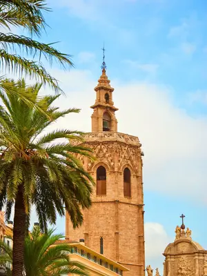 Entdecken Sie das Valencia Katedral (St. Mary's Cathedral) Eintrittsticket mit Valencia Pass - Erkunden Sie Valencias ikonisches religiöses Wahrzeichen.