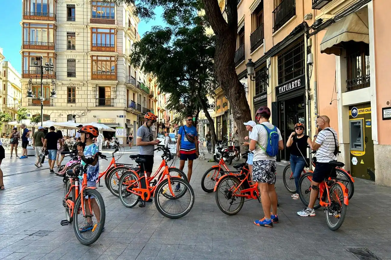 Valencia: Geführte E-Bike Tour für kleine Gruppen, València, Spanien, Valencia Pass.