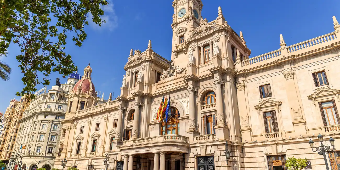 Erkunden Sie das Rathaus in Valencia, Spanien - Beste Aktivitäten in Valencia mit Valencia Pass.