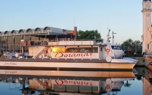 Valencia: Bootstour bei Sonnenuntergang mit dem Katamaran, València, Spanien, Valencia Pass.