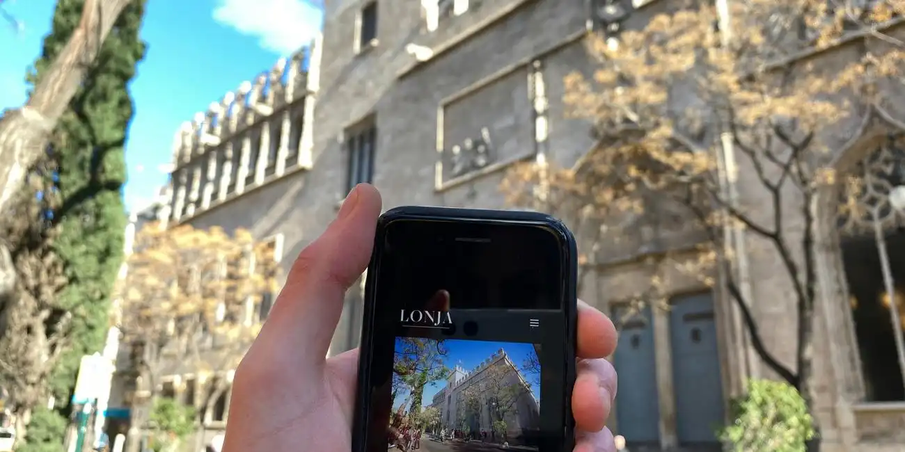 Verbessern Sie Ihre Besichtigung mit informativen Audioguides in Valencia, Spanien.