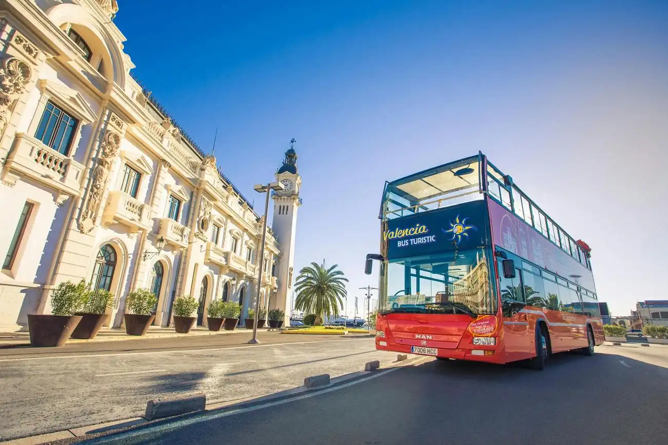 Valencia Bus Turistic: Hop-on-Hop-off-Bustour + Eintrittskarte für den Ozeanogràfic, València, Spanien, Valencia Pass. Valencia Bus Turistic: Hop-on-Hop-off-Bustour + Eintrittskarte für den Ozeanogràfic, València, Spanien, Valencia Pass.