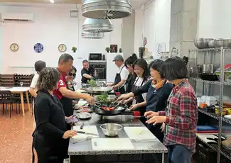Valencia: Paella-Kochkurs, Tapas, Sangria & Ruzafa-Marktbesuch, València, Spanien, Valencia Pass.