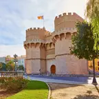 Erkunden Sie den Torres de Serranos Turm mit einer geführten Tour in Valencia - Entdecken Sie Top-Attraktionen mit Valencia Pass.