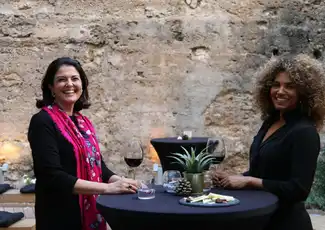 Valencia: Altstadt Tour + Wein & Tapas in einem historischen Monument aus dem 11. Jahrhundert, València, Spanien, Valencia Pass.