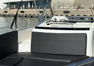 Nicht lizenziertes Boot, València, Spanien, Valencia Pass.