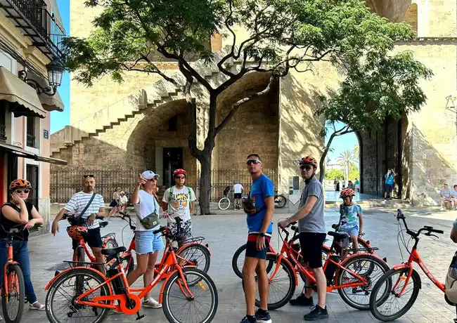Valencia: Geführte E-Bike Tour für kleine Gruppen, València, Spanien, Valencia Pass.