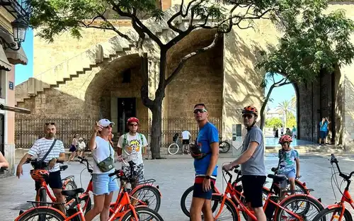 Valencia: Geführte E-Bike Tour für kleine Gruppen, València, Spanien, Valencia Pass.
